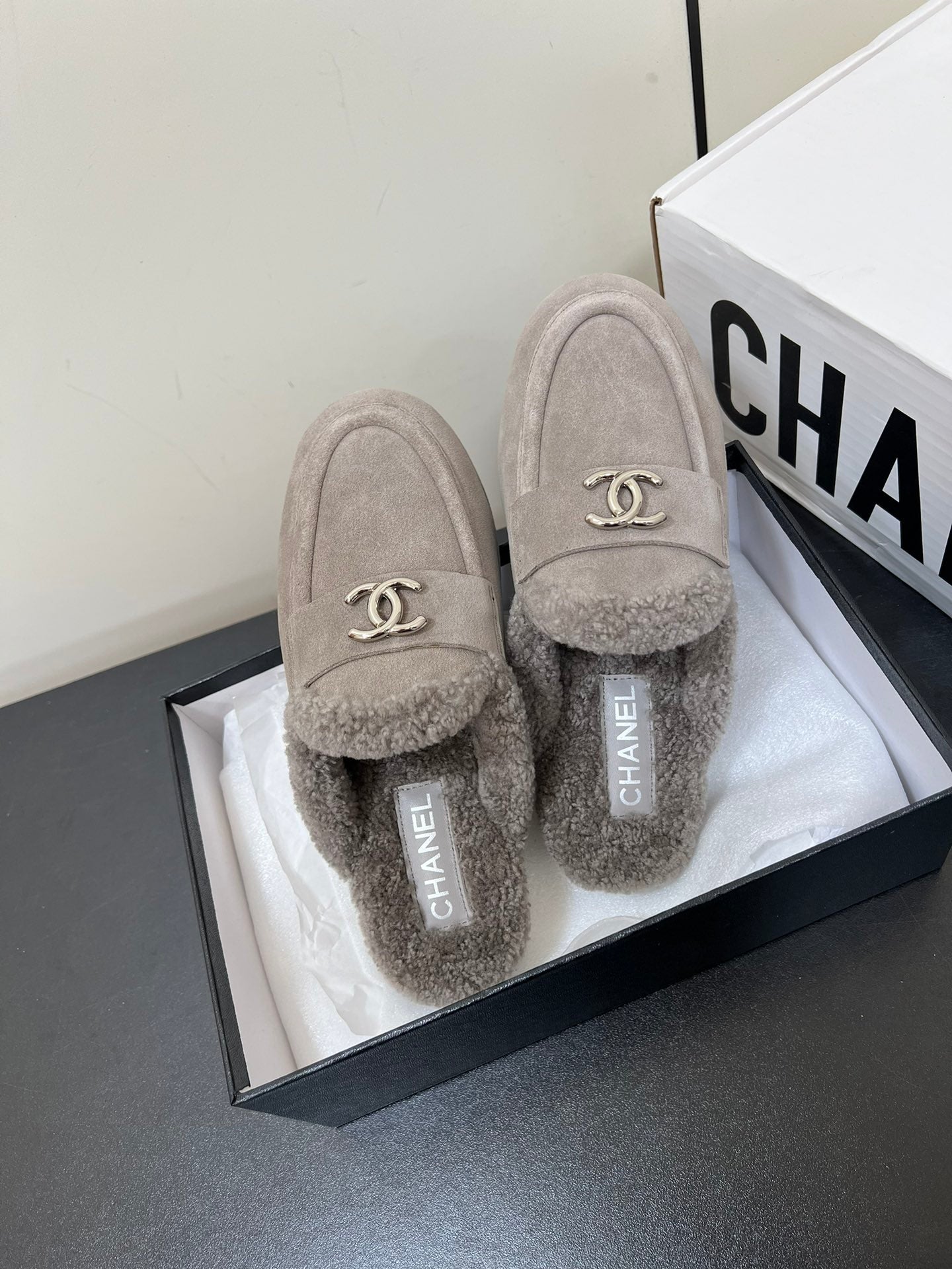CHANEL LOAFERS MULE IN DESERT BROWN SUEDE AND FLEECE LINING