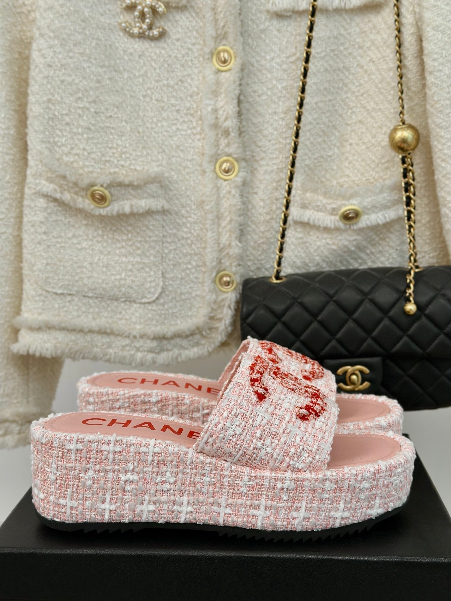 CHANEL CLASSIC SLIPPERS THICK SOLE IN LIGHT PINK TWEED